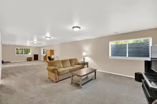 2137 E Summerwood Dr, Layton, UT 84040 - Photo 18