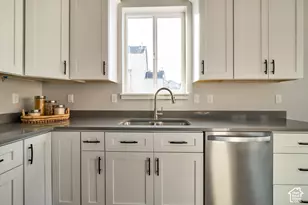 2449 Scarlet Rd, Eagle Mountain, UT 84005 - Photo 14