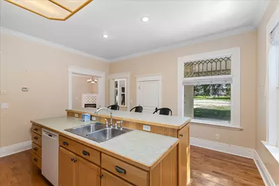 291 N Main St, Hyde Park, UT 84318 - Photo 10
