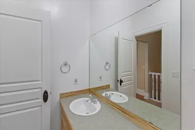 291 N Main St, Hyde Park, UT 84318 - Photo 22