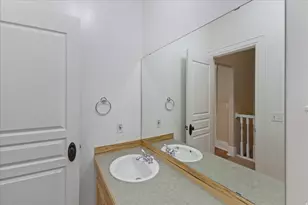 291 N Main St, Hyde Park, UT 84318 - Photo 22