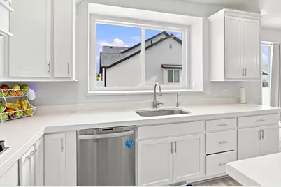 558 N Hampton Ln, Lindon, UT 84042 - Photo 20