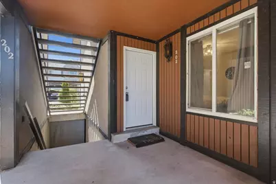 202 W Garden Park, Orem, UT 84057 - Photo 2