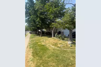 270 E Center St, Bountiful, UT 84010 - Photo 8