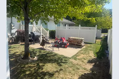 270 E Center St, Bountiful, UT 84010 - Photo 6