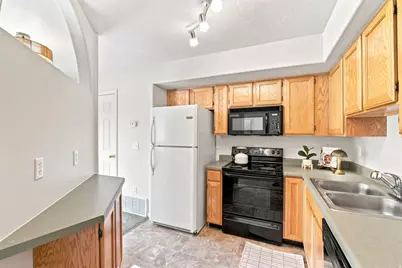 6983 S Ufizzi Ct, West Jordan, UT 84084 - Photo 12