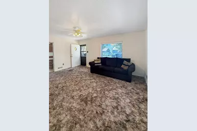 7811 S Oak St, Sandy, UT 84092 - Photo 2