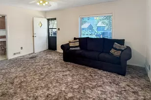 7811 S Oak St, Sandy, UT 84092 - Photo 2