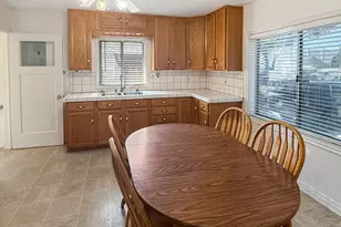 7811 S Oak St, Sandy, UT 84092 - Photo 4