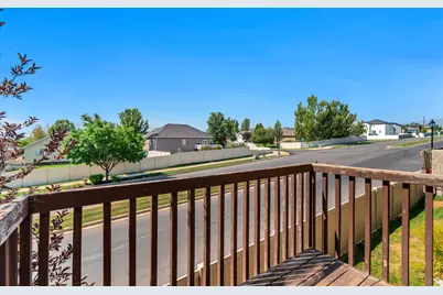 641 W Saratoga Chase Dr, Saratoga Springs, UT 84045 - Photo 30
