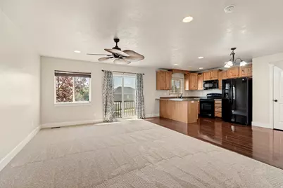 641 W Saratoga Chase Dr, Saratoga Springs, UT 84045 - Photo 4