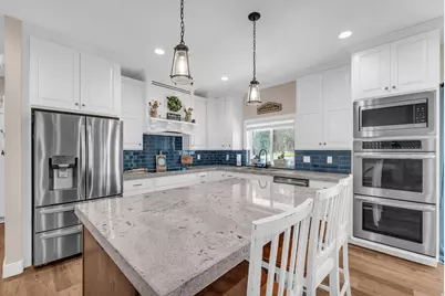 410 E Pages Ln, Centerville, UT 84014 - Photo 2