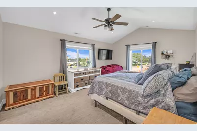 410 E Pages Ln, Centerville, UT 84014 - Photo 16