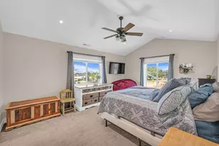 410 E Pages Ln, Centerville, UT 84014 - Photo 16