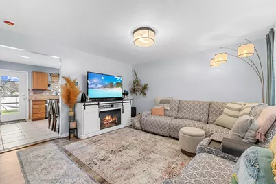 213 N 360 W, Clearfield, UT 84015 - Photo 2