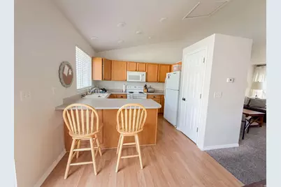 1632 N 2640 W, Lehi, UT 84043 - Photo 4