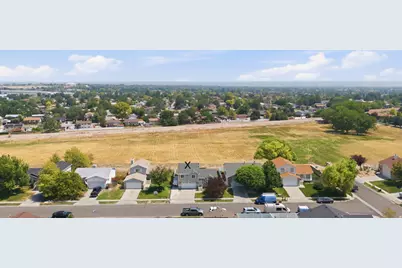6525 S 4015 W, Taylorsville, UT 84129 - Photo 34