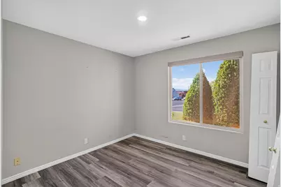 210 N Mall Dr #95, Saint George, UT 84790 - Photo 18