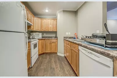 1533 N Riverside Ave W #25, Provo, UT 84604 - Photo 2