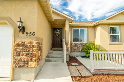 956 W Burro Way, Saratoga Springs, UT 84045 - Photo 2