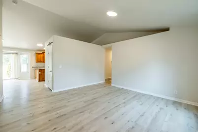 956 W Burro Way, Saratoga Springs, UT 84045 - Photo 6