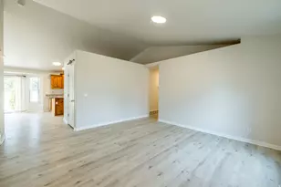 956 W Burro Way, Saratoga Springs, UT 84045 - Photo 6