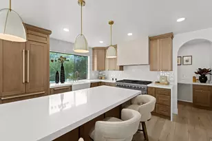 2242 E Kensington Ave S, Salt Lake City, UT 84108 - Photo 2
