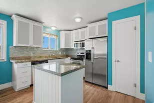 322 E Annalyn Dr, Sandy, UT 84070 - Photo 12