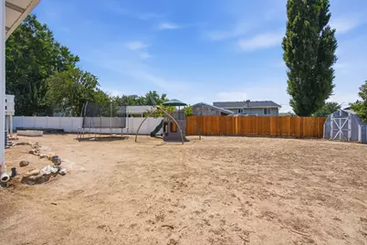 322 E Annalyn Dr, Sandy, UT 84070 - Photo 36