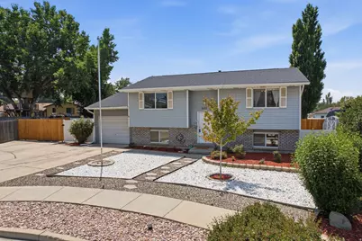 322 E Annalyn Dr, Sandy, UT 84070 - Photo 2