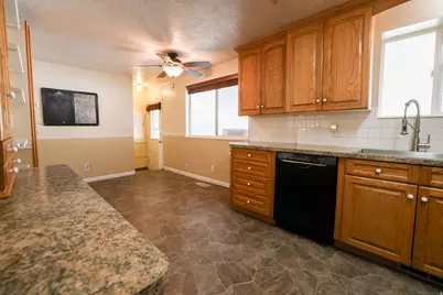 1835 N Afton Cir, Layton, UT 84041 - Photo 6