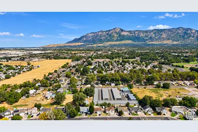 214 Meadow View Dr, Ogden, UT 84404 - Photo 20