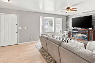 214 Meadow View Dr, Ogden, UT 84404 - Photo 4