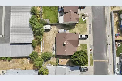 214 Meadow View Dr, Ogden, UT 84404 - Photo 16