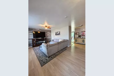 214 Meadow View Dr, Ogden, UT 84404 - Photo 2