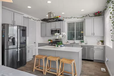 945 W Montaulk Ln, Stansbury Park, UT 84074 - Photo 8