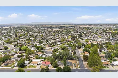 1378 Marilyn Dr, Syracuse, UT 84075 - Photo 40