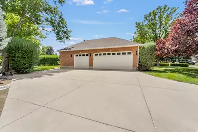 10354 N Hidden Oak Dr W, Highland, UT 84003 - Photo 4