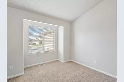 821 E 2050 S, Clearfield, UT 84015 - Photo 16