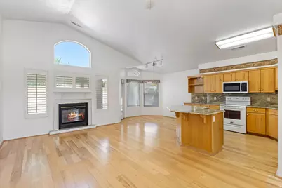 780 Lobo Ln, Washington, UT 84780 - Photo 6