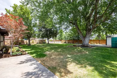 9739 S Laura Lane Dr, Sandy, UT 84092 - Photo 36