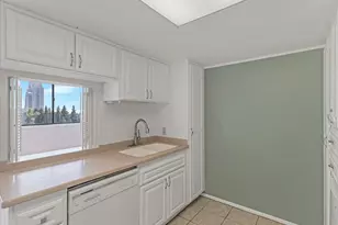 241 N Vine St W, Salt Lake City, UT 84103 - Photo 12