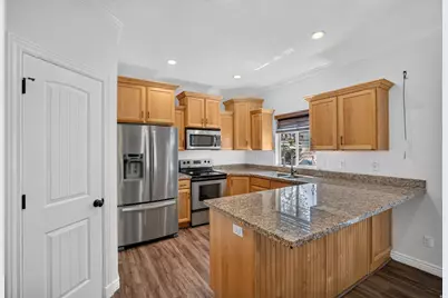 1462 E Tuscan Oak Way, Sandy, UT 84092 - Photo 12