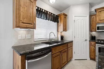 42 E Hillsborough N, Pleasant View, UT 84414 - Photo 12