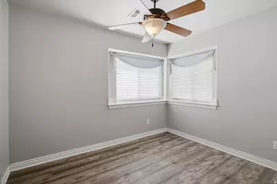 42 E Hillsborough N, Pleasant View, UT 84414 - Photo 14