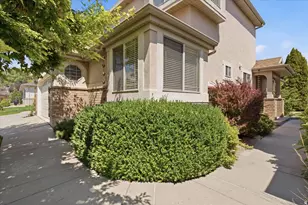 42 E Hillsborough N, Pleasant View, UT 84414 - Photo 2