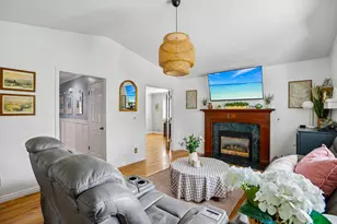 2112 N Sunset Dr, Layton, UT 84040 - Photo 4
