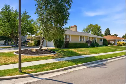 1852 E Wild Willow Ln, Sandy, UT 84093 - Photo 4