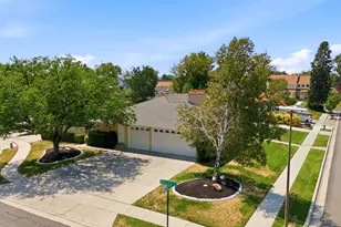 1852 E Wild Willow Ln, Sandy, UT 84093 - Photo 6