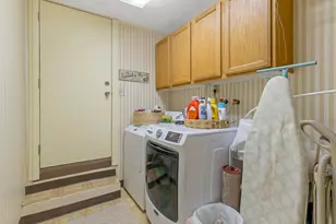 3371 E Larchmont Dr, Salt Lake City, UT 84109 - Photo 20